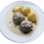 Königsberger Klopse mit Kartoffeln und Kapern - Klassisch